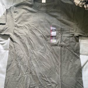 MENS GREEN ATHLETIC TEE